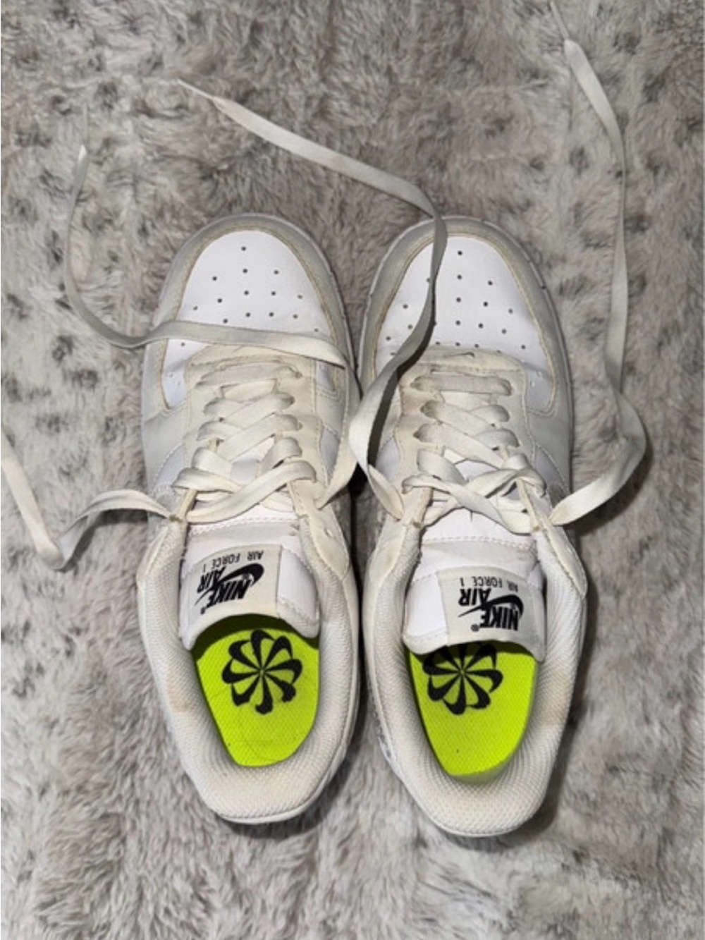 Nike Women’s Cream & White Speckled Sole Sneakers - Picture 9 of 9